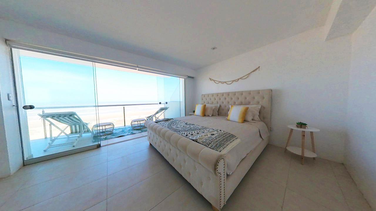VENTA DE HERMOSO DÚPLEX FRENTE AL MAR, PIMENTEL